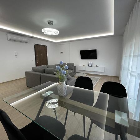 New Bazaar 2022 Apartment Tirana Exterior foto