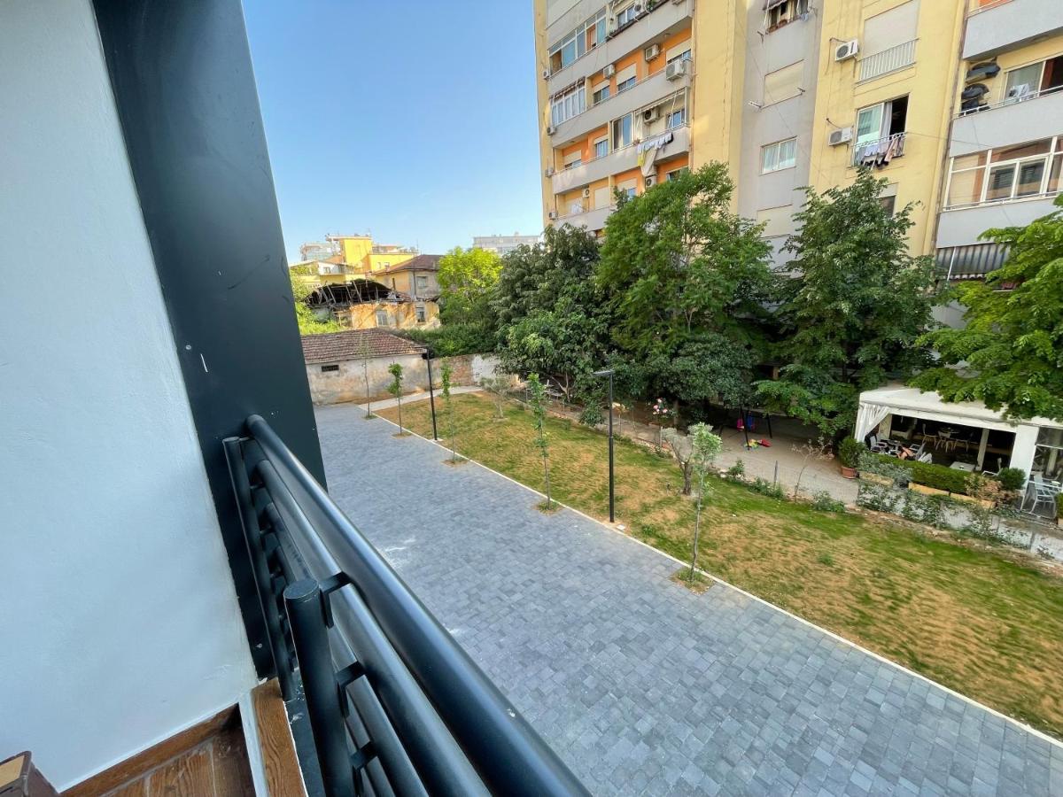 New Bazaar 2022 Apartment Tirana Exterior foto