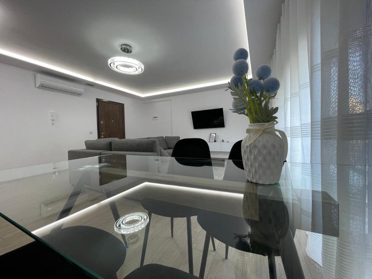 New Bazaar 2022 Apartment Tirana Exterior foto